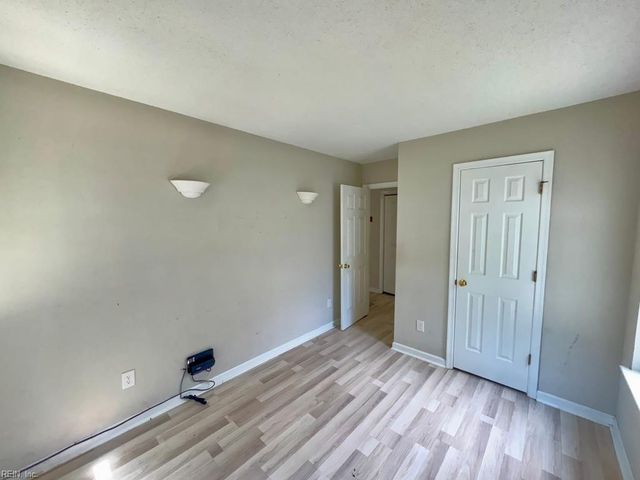 42 Cooper DR, Portsmouth, VA 23702