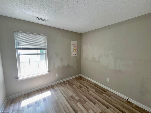 42 Cooper DR, Portsmouth, VA 23702