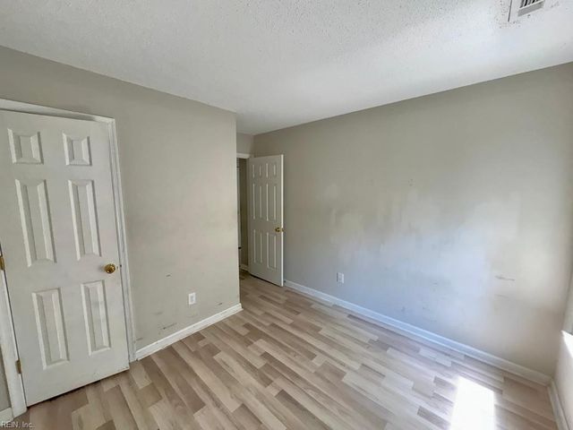 42 Cooper DR, Portsmouth, VA 23702