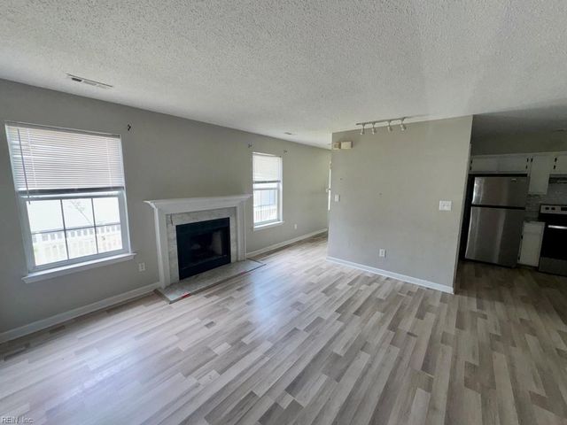 42 Cooper DR, Portsmouth, VA 23702