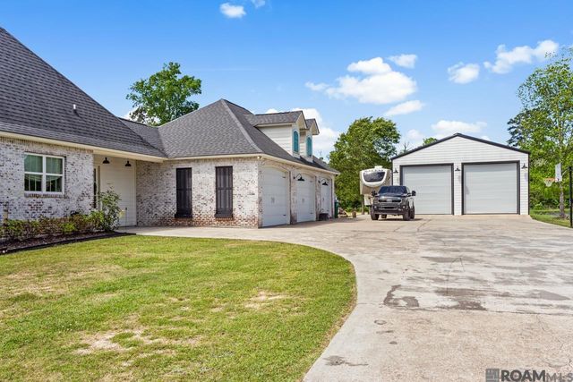 34435 Quarter Horse Ln, Walker, LA 70785