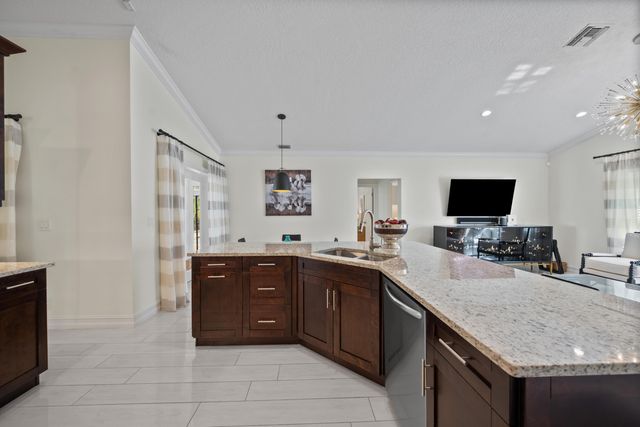 13741 Sheffield Street, Wellington, FL 33414