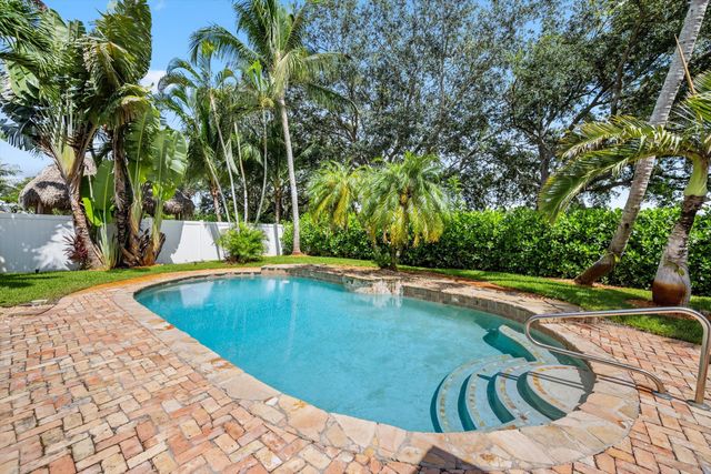 13741 Sheffield Street, Wellington, FL 33414