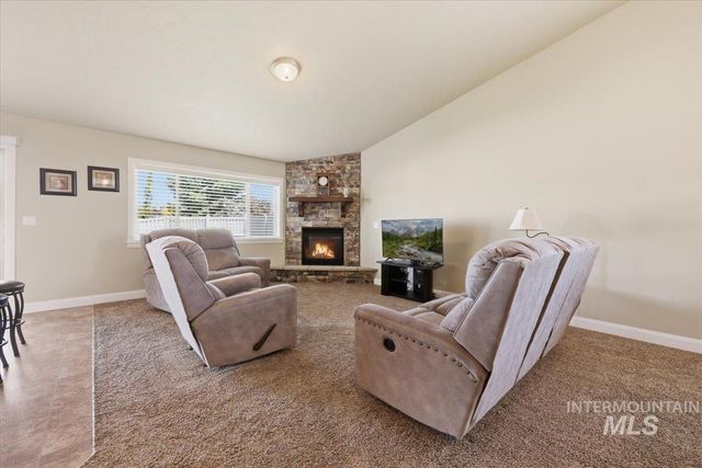 5020 W Los Flores St, Meridian, ID 83646