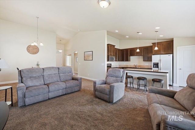 5020 W Los Flores St, Meridian, ID 83646