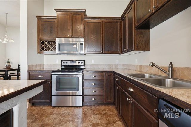 5020 W Los Flores St, Meridian, ID 83646