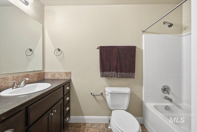 5020 W Los Flores St, Meridian, ID 83646