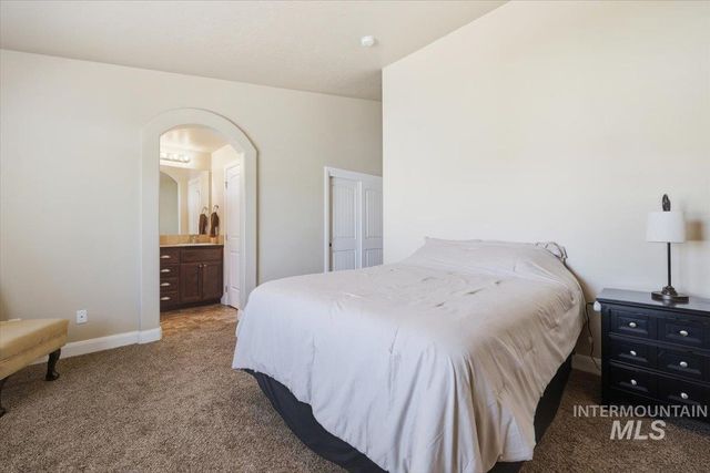 5020 W Los Flores St, Meridian, ID 83646
