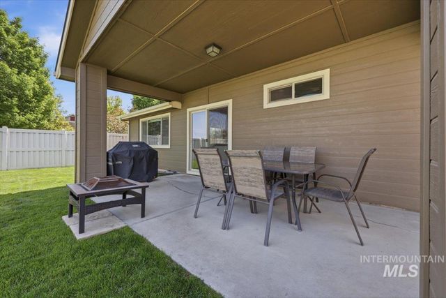 5020 W Los Flores St, Meridian, ID 83646