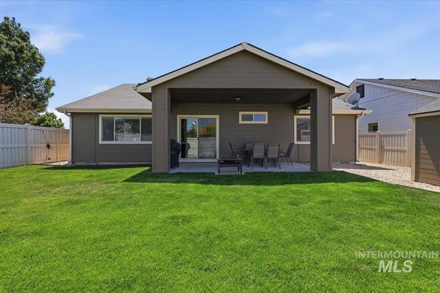 5020 W Los Flores St, Meridian, ID 83646