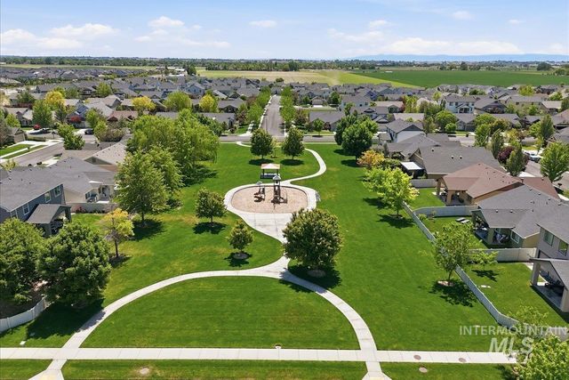 5020 W Los Flores St, Meridian, ID 83646