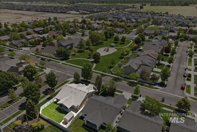 5020 W Los Flores St, Meridian, ID 83646
