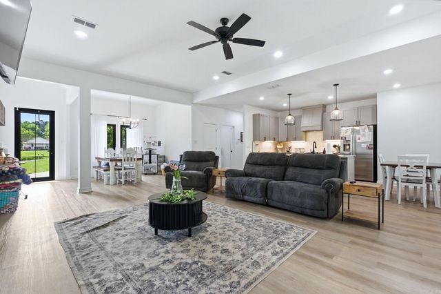 1612 Sorrell Road, Benton, AR 72015