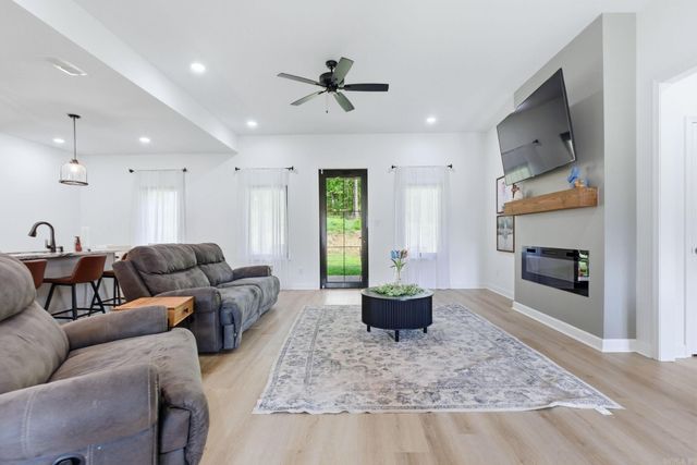 1612 Sorrell Road, Benton, AR 72015