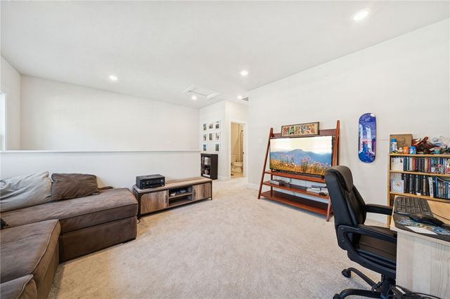 108 Heather Dr, North Strabane, PA 15317