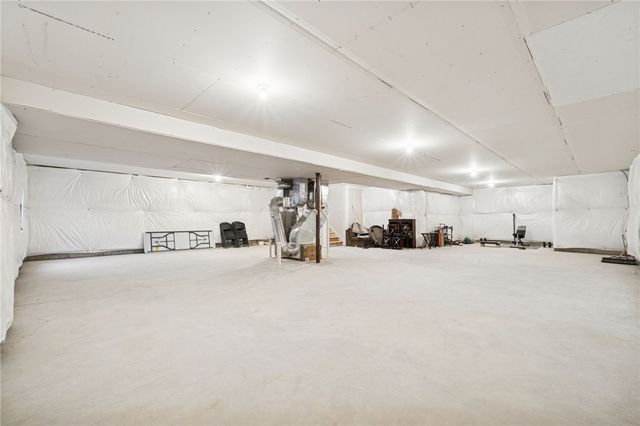 108 Heather Dr, North Strabane, PA 15317