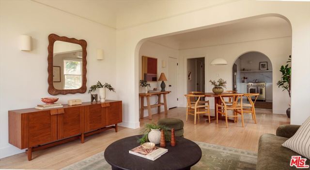 852 Hyperion Avenue, Los Angeles, CA 90029