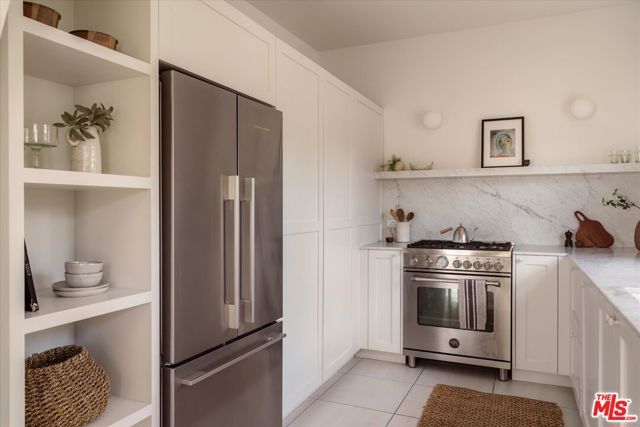 852 Hyperion Avenue, Los Angeles, CA 90029