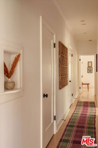 852 Hyperion Avenue, Los Angeles, CA 90029