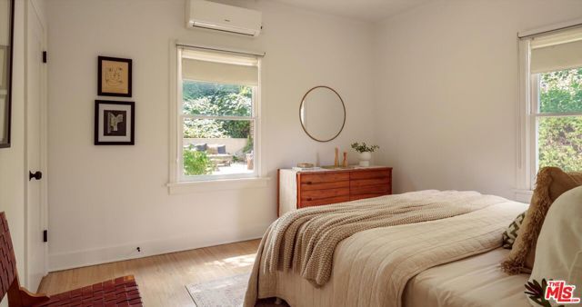 852 Hyperion Avenue, Los Angeles, CA 90029