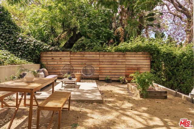 852 Hyperion Avenue, Los Angeles, CA 90029