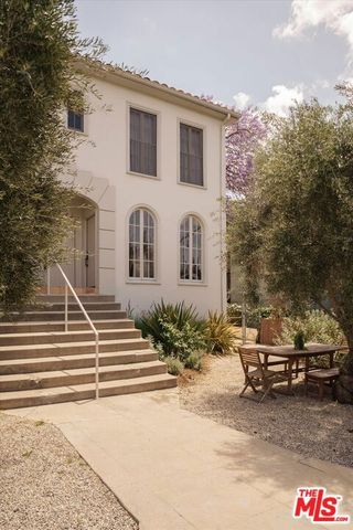 852 Hyperion Avenue, Los Angeles, CA 90029