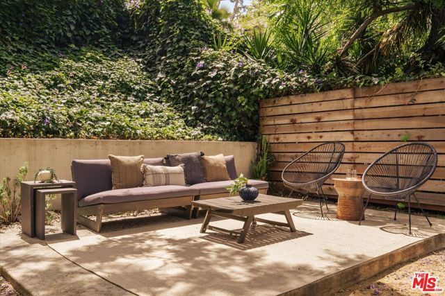 852 Hyperion Avenue, Los Angeles, CA 90029
