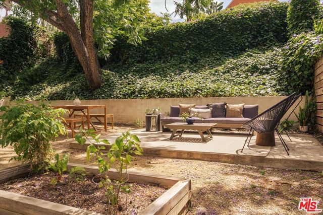 852 Hyperion Avenue, Los Angeles, CA 90029