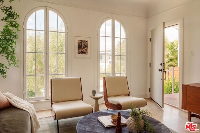 852 Hyperion Avenue, Los Angeles, CA 90029