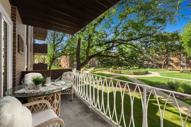 1311 S Finley Road 204, Lombard, IL 60148