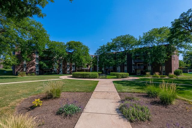 1311 S Finley Road 204, Lombard, IL 60148