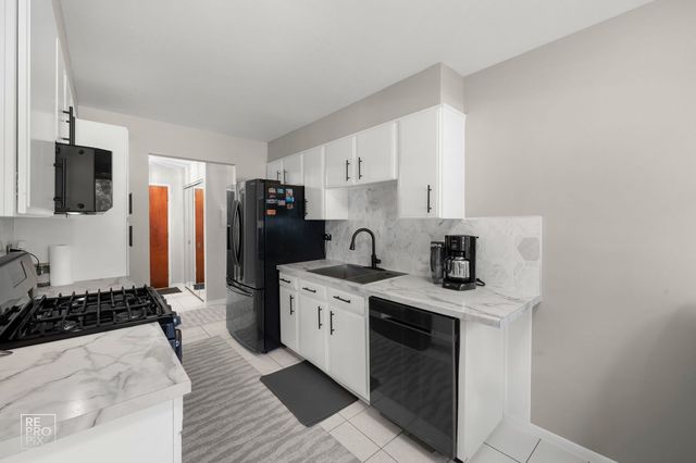 1311 S Finley Road 204, Lombard, IL 60148