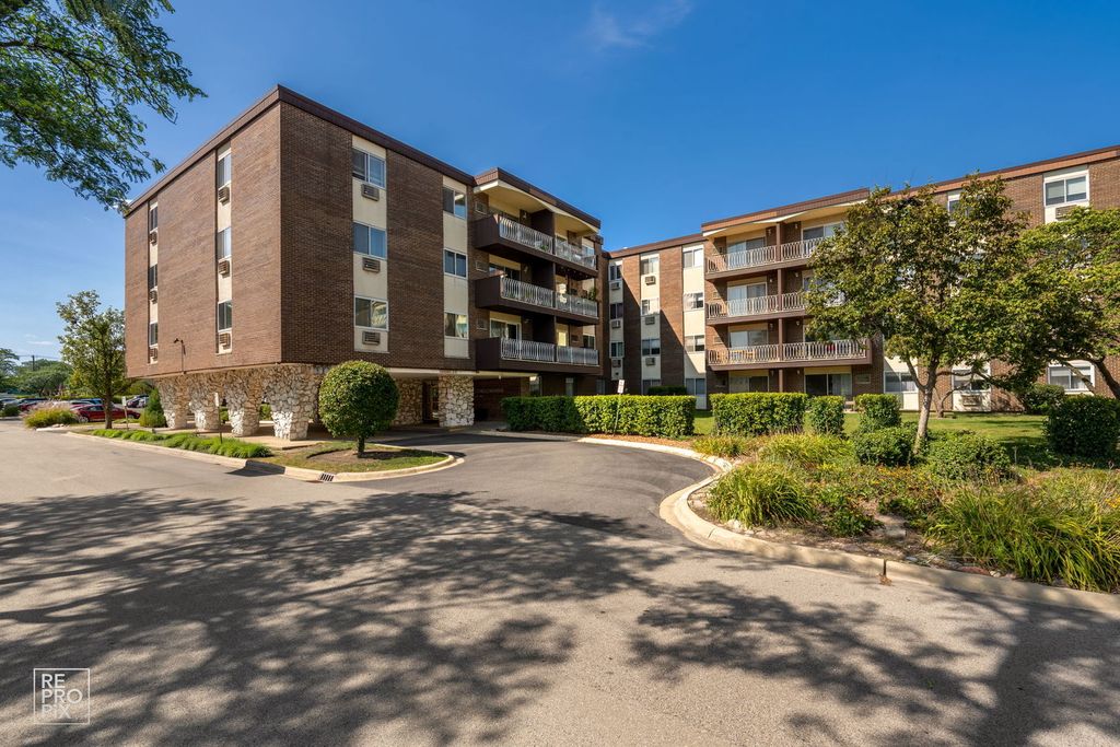 1311 S Finley Road 204, Lombard, IL 60148