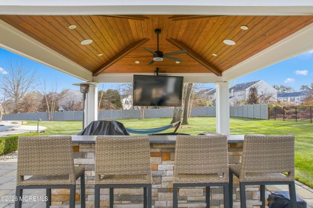 14 Fountayne Lane, Manalapan, NJ 07726