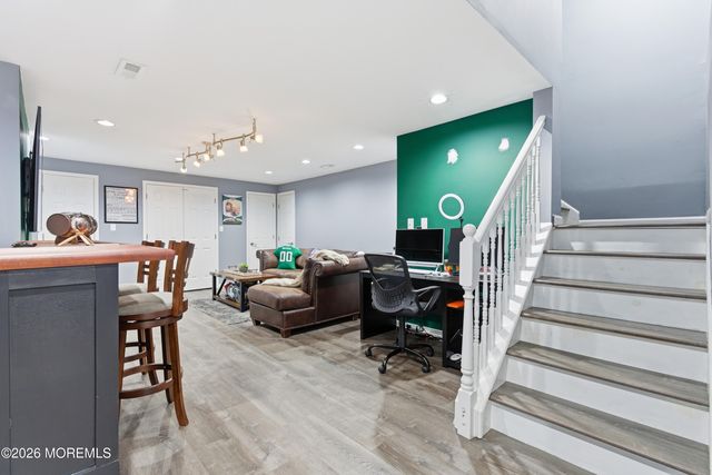 14 Fountayne Lane, Manalapan, NJ 07726