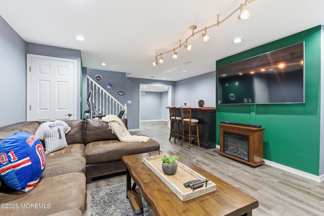 14 Fountayne Lane, Manalapan, NJ 07726