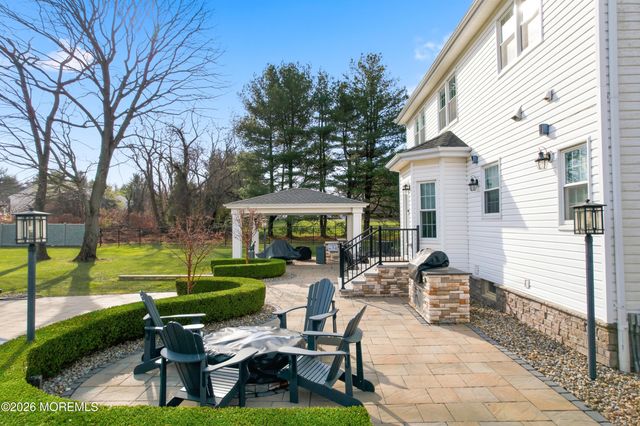 14 Fountayne Lane, Manalapan, NJ 07726