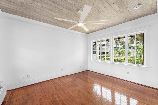 232 Australian Avenue 3, Palm Beach, FL 33480