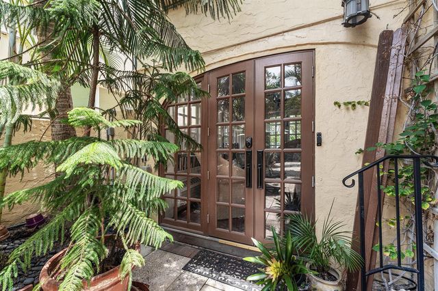 232 Australian Avenue 3, Palm Beach, FL 33480
