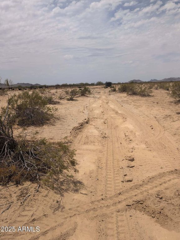 Image 5 of property listing at xxxxC 56TH Street C, Salome, AZ 85348