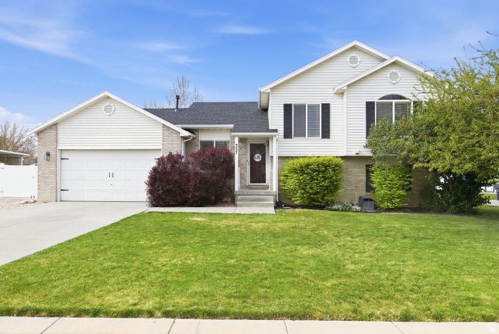 Image 1 of property listing at 357 PALAMINO WAY, Grantsville, UT 84029