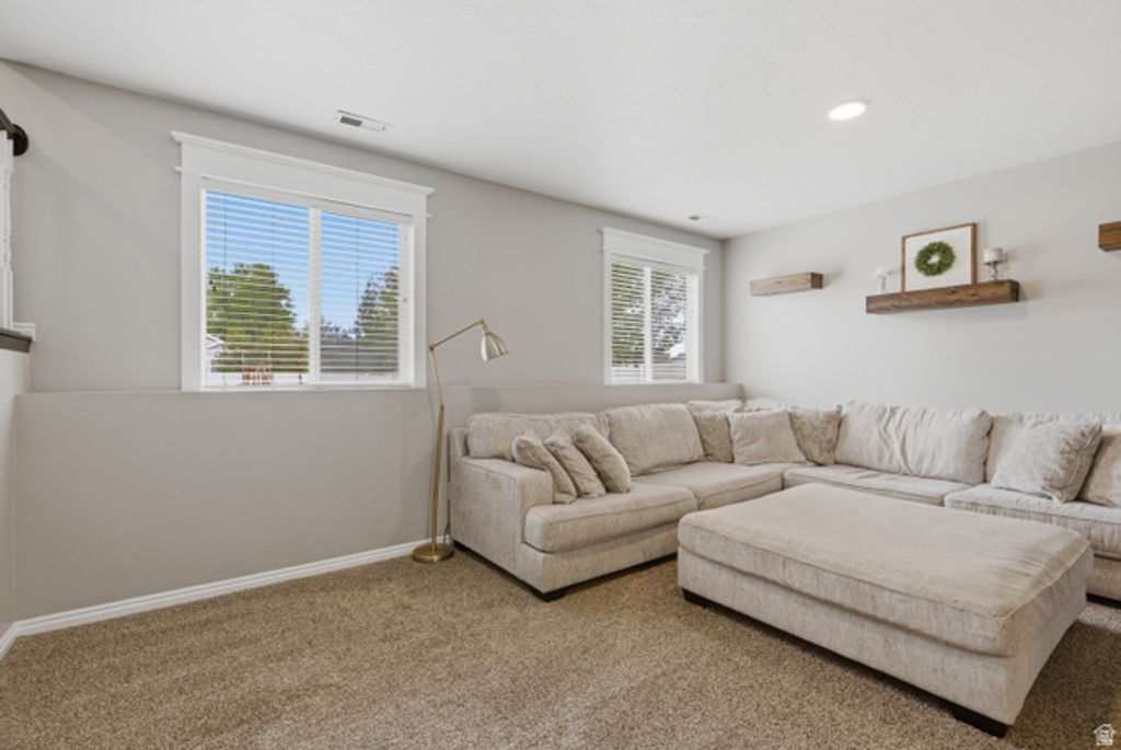 Image 9 of property listing at 357 PALAMINO WAY, Grantsville, UT 84029