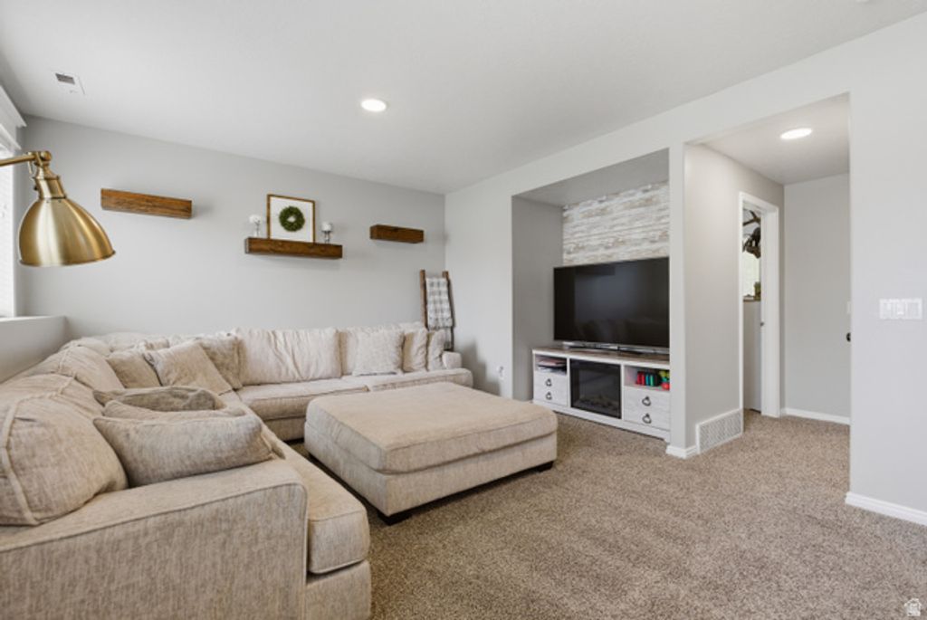Image 10 of property listing at 357 PALAMINO WAY, Grantsville, UT 84029