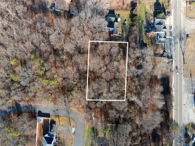 Shaw Avenue, Bellport, NY 11713