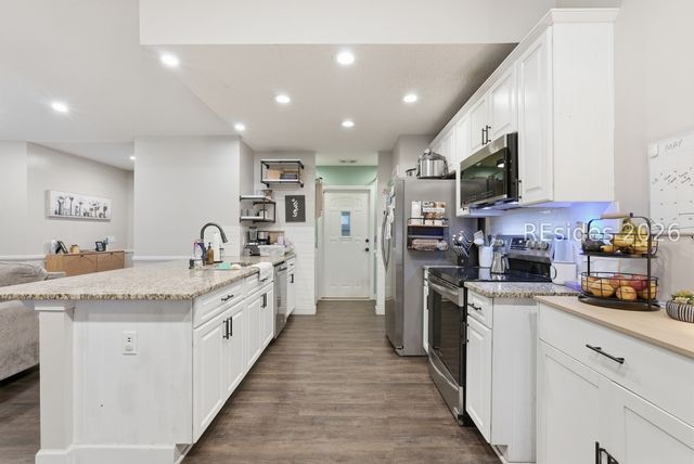 16 Sherwood Ln, Beaufort, SC 29907