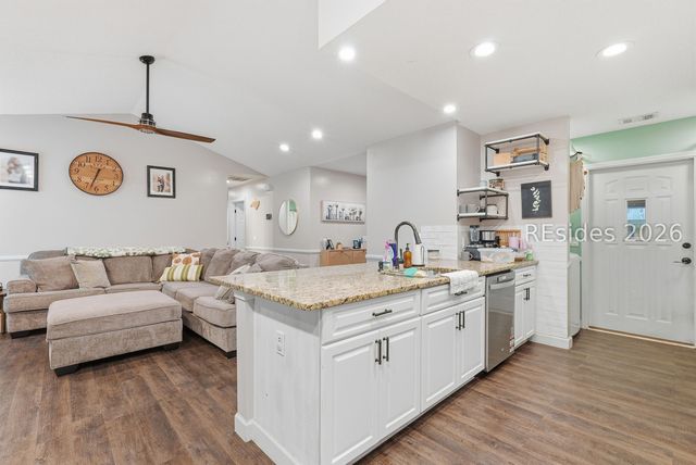 16 Sherwood Ln, Beaufort, SC 29907