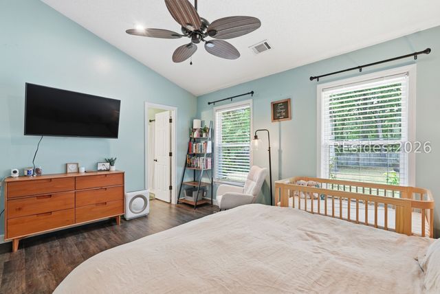 16 Sherwood Ln, Beaufort, SC 29907
