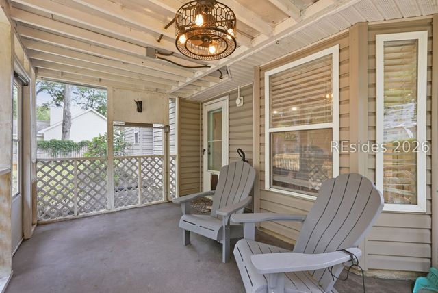 16 Sherwood Ln, Beaufort, SC 29907