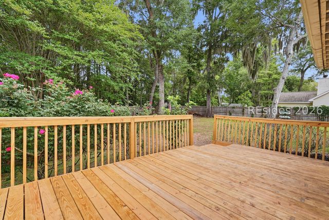 16 Sherwood Ln, Beaufort, SC 29907