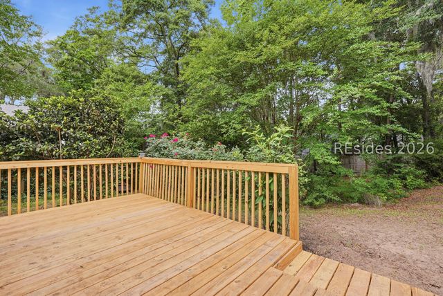 16 Sherwood Ln, Beaufort, SC 29907